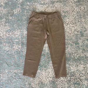 Lululemon On The Fly 7/8 Pant Woven Size 10